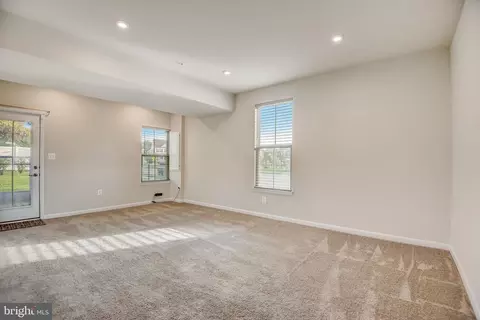 10150 Dorsey Ln, Lanham, MD 20706 photo 32
