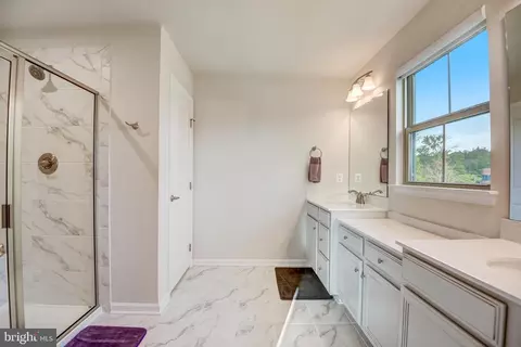 10150 Dorsey Ln, Lanham, MD 20706 photo 18