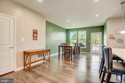 10150 Dorsey Ln, Lanham, MD 20706 photo 6