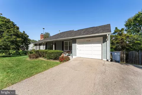 8600 Contee Rd, Laurel, MD 20708 photo 2