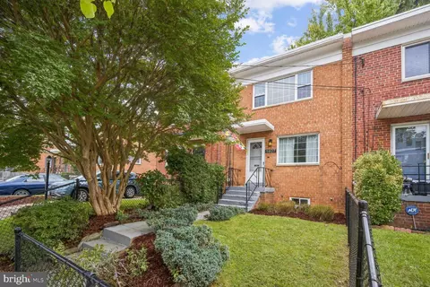 5827 33rd Pl, Hyattsville, MD 20782