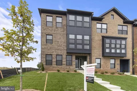 5122 Curie Dr, Bowie, MD 20715