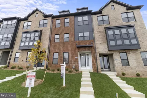 5126 Curie Dr, Bowie, MD 20715