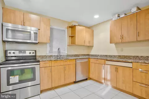 5303 Barker Pl, Lanham, MD 20706 photo 8