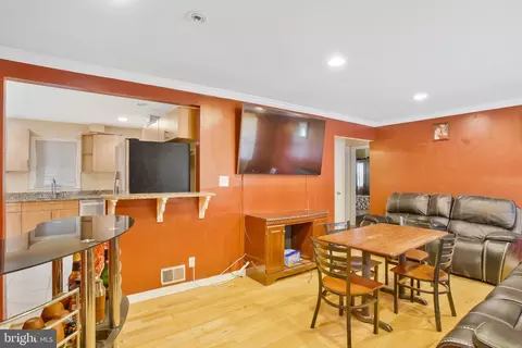 5303 Barker Pl, Lanham, MD 20706 photo 5