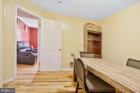 5303 Barker Pl, Lanham, MD 20706 photo 6