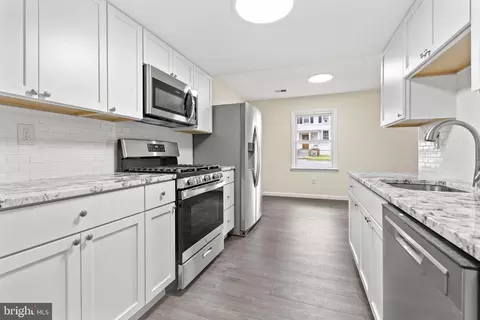 32 Avondale St, Laurel, MD 20707 photo 3