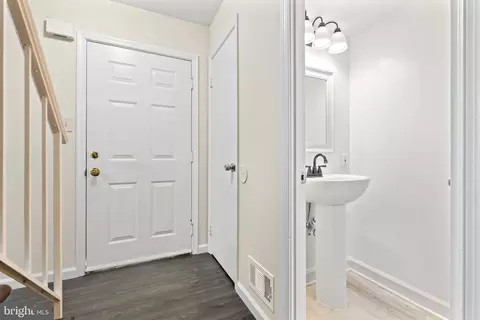 32 Avondale St, Laurel, MD 20707 photo 8