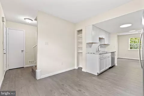 32 Avondale St, Laurel, MD 20707 photo 4