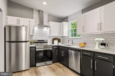 9613 Rooster Ln, Fort Washington, MD 20744