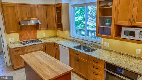 11906 Progress Ln, Bowie, MD 20721 photo 17