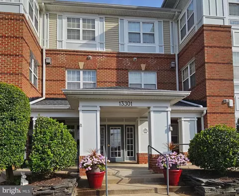 13301 New Acadia Ln #202, Marlboro, MD 20774