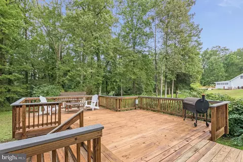 8910 Spring Ave, Lanham, MD 20706 photo 4