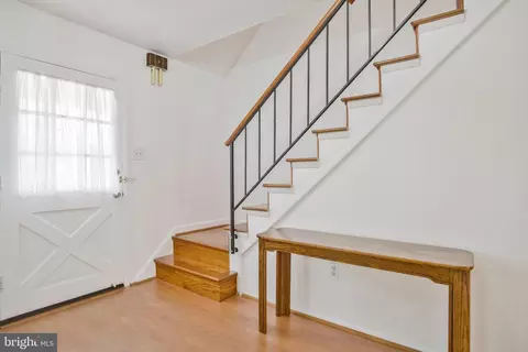 12212 Shadetree Ln, Laurel, MD 20708 photo 4