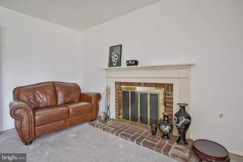 12212 Shadetree Ln, Laurel, MD 20708 photo 8