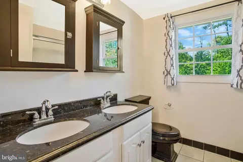 12212 Shadetree Ln, Laurel, MD 20708 photo 31
