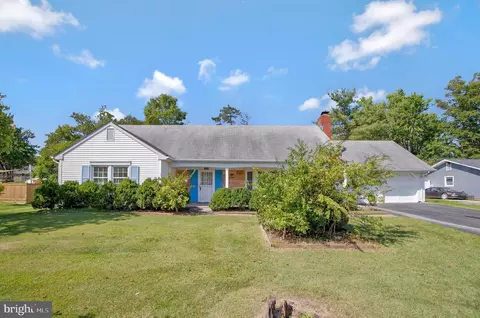 12212 Shadetree Ln, Laurel, MD 20708
