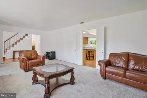 12212 Shadetree Ln, Laurel, MD 20708 photo 7