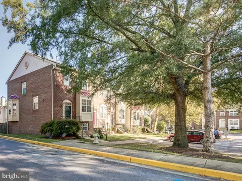 1814 Barrington Ct, Bowie, MD 20721