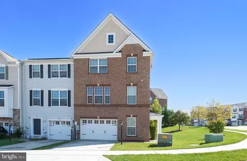 101 Gray St, Capitol Heights, MD 20743