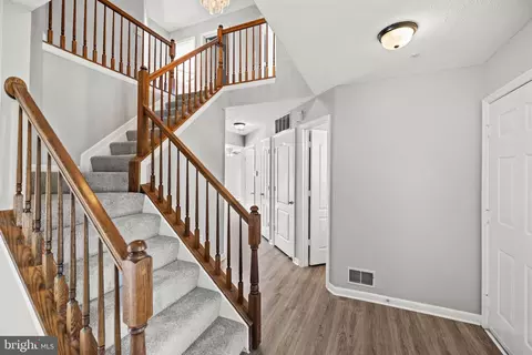 8209 Bathgate Ct, Clinton, MD 20735 photo 5