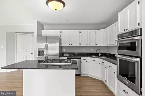 8209 Bathgate Ct, Clinton, MD 20735 photo 13