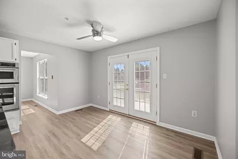 8209 Bathgate Ct, Clinton, MD 20735 photo 11