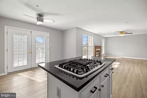 8209 Bathgate Ct, Clinton, MD 20735 photo 17