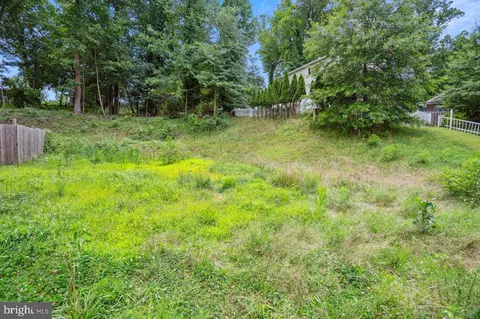 5271 Temple Hill Rd, Temple Hills, MD 20748