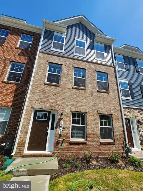 8756 Mimosa Ave, Clinton, MD 20735