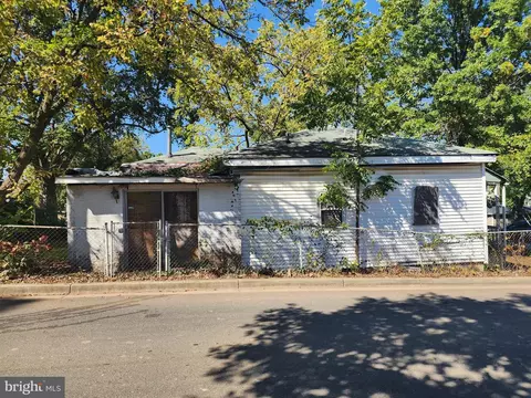 500 69th St, Capitol Heights, MD 20743