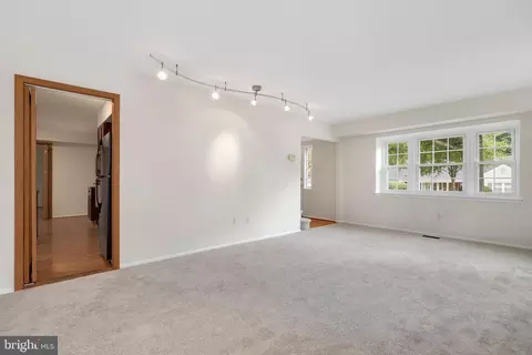 8758 Oxwell Ln, Laurel, MD 20708 photo 12