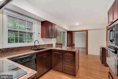 8758 Oxwell Ln, Laurel, MD 20708 photo 9