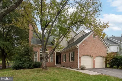 16017 Pennsbury Dr, Bowie, MD 20716