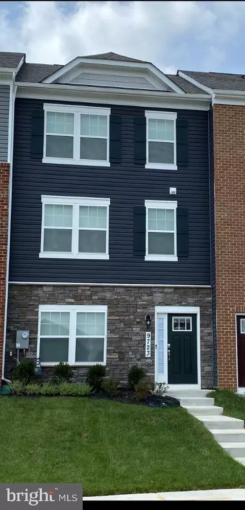 8805 Mimosa Ave, Clinton, MD 20735