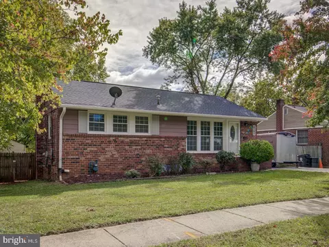 8107 Quentin St, New Carrollton, MD 20784