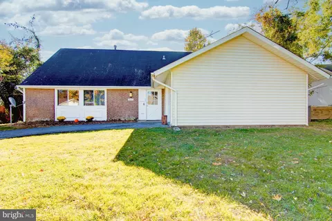 16311 Pond Meadow Ln, Bowie, MD 20716