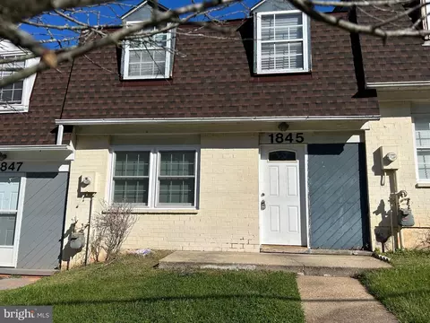1845 Village Green Dr #W-148, Hyattsville, MD 20785