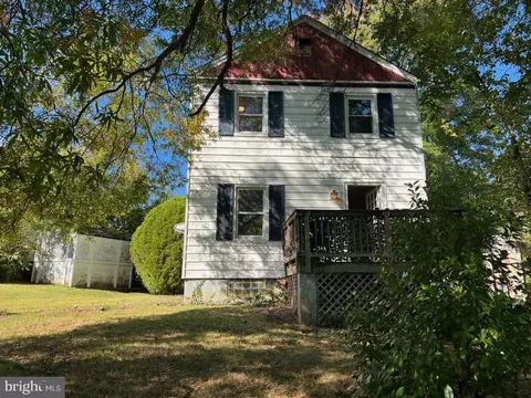 4018 72nd Ave, Hyattsville, MD 20784