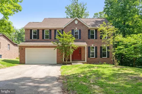 4910 Woodland Blvd, Oxon Hill, MD 20745