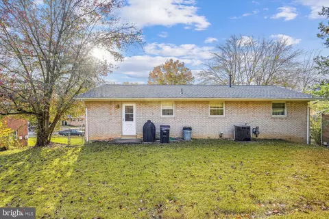 6202 Hellen Lee Dr, Clinton, MD 20735 photo 2