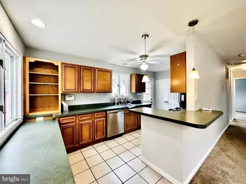 1043 Harrison Dr, Laurel, MD 20707 photo 8