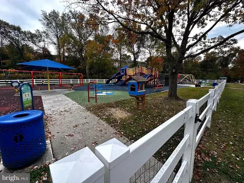 1043 Harrison Dr, Laurel, MD 20707 photo 32