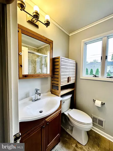 1043 Harrison Dr, Laurel, MD 20707 photo 14
