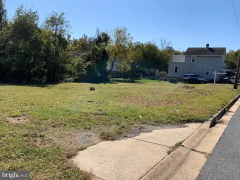 5813 Crown St, Capitol Heights, MD 20743