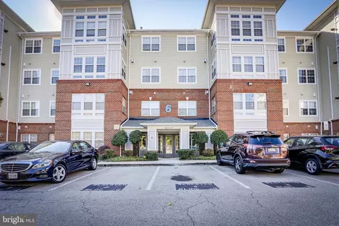 14000 New Acadia Ln #408, Marlboro, MD 20774
