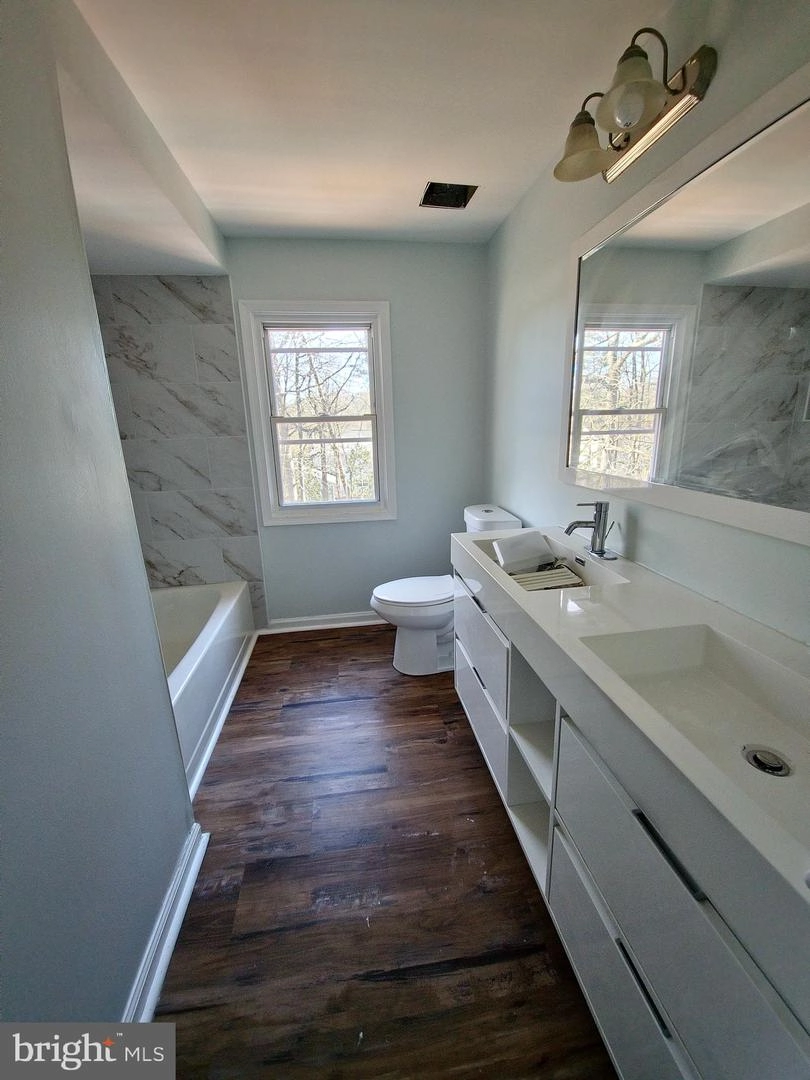 Bath - 10401 Balsamwood Dr, Laurel, MD 20708 photo 4 of 6