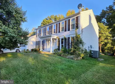 Exterior - 10401 Balsamwood Dr, Laurel, MD 20708 photo 2 of 3