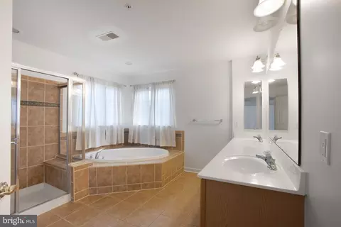 9509 Faircrest Cir, Bowie, MD 20721 photo 3