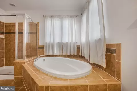 9509 Faircrest Cir, Bowie, MD 20721 photo 5
